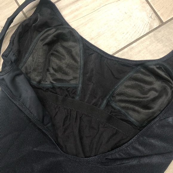 Gottex front skirted side swept ribbed one piece bathing suit black. Size 14. - Picture 9 of 11